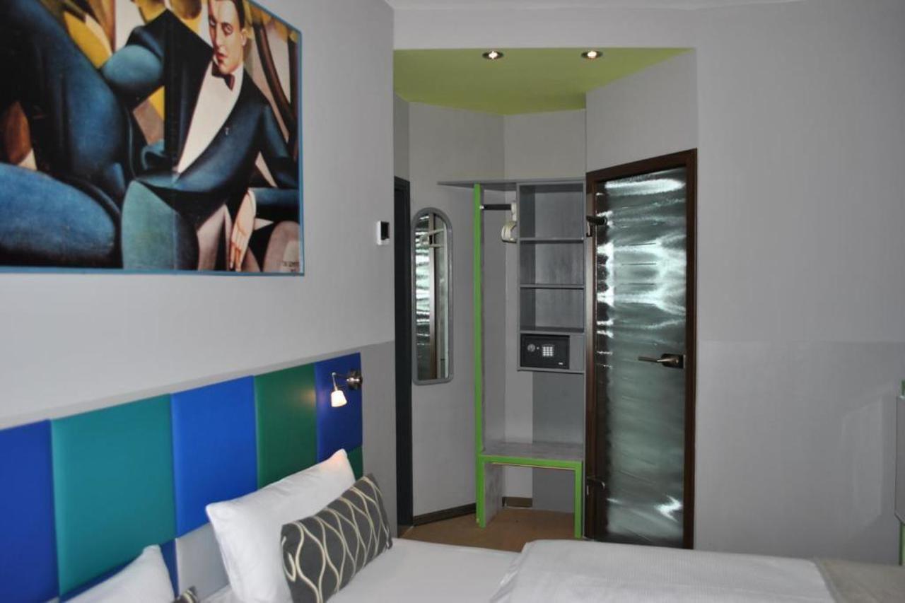 Hotel Five Floors